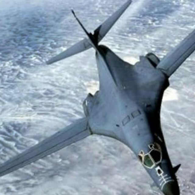 天上星亮晶晶（*-*） 头像