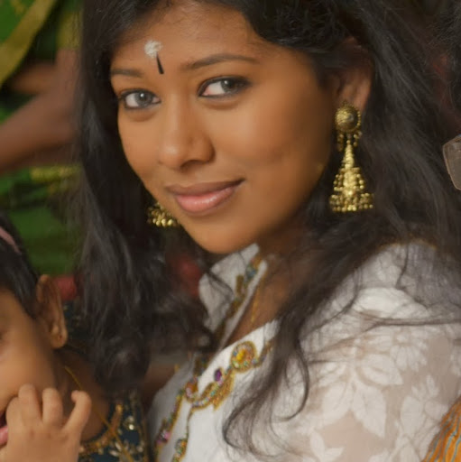 Thanuja Ganeshalingam 头像