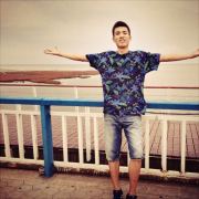 小獭-白袍君 头像