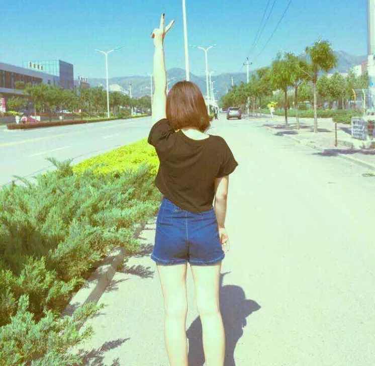 赵👙 丸子 头像