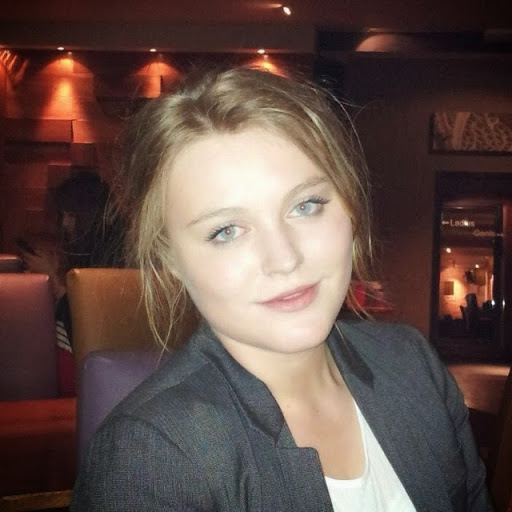 Louise Gillett 头像