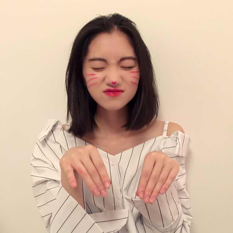 Joanne Zhu💋 亲了你一口 头像