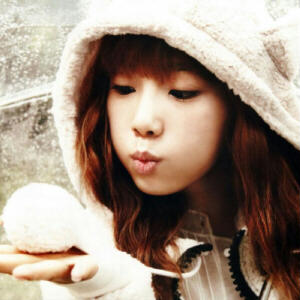 幽幽草费费 头像