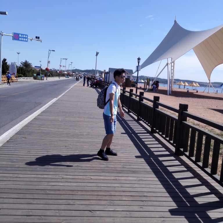 小白兔吃猪肉 头像