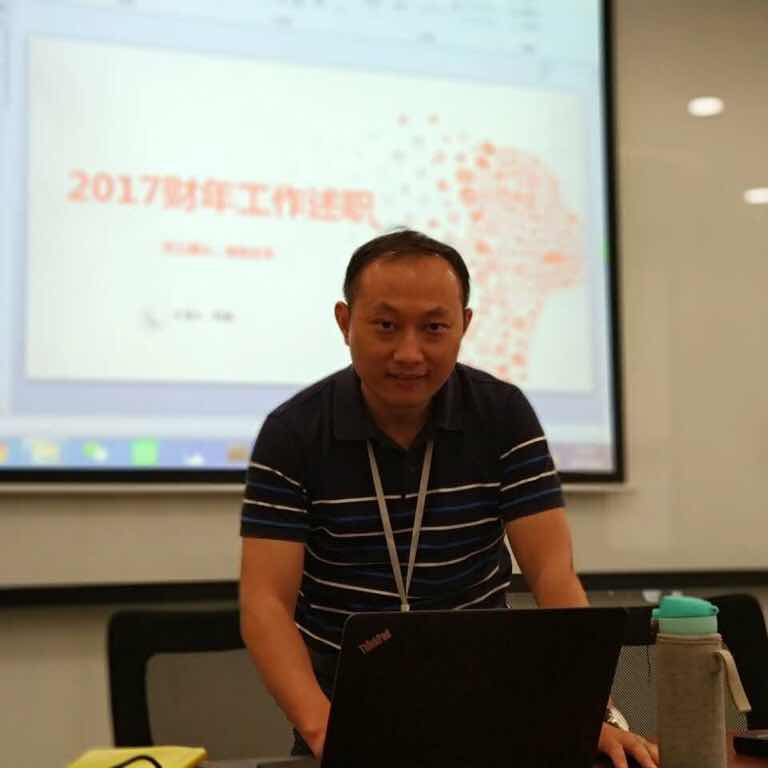 越努力越幸运 头像