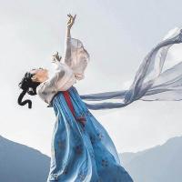 月出皎兮。 头像